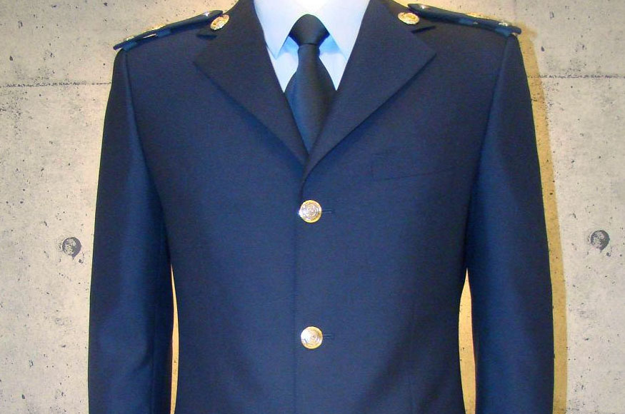 Un poliziotto torna dalla moglie